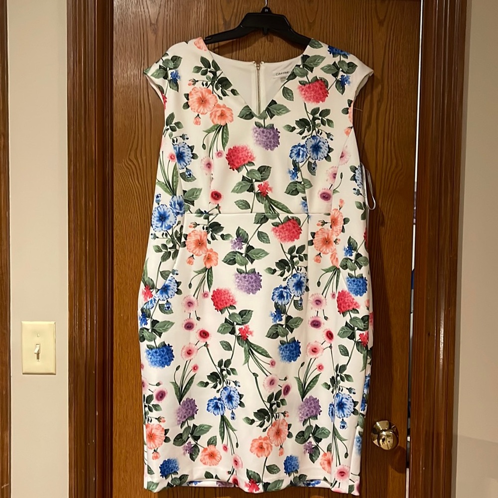 Woman’s plus Calvin Klein floral dress 22W